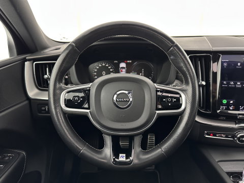 Volvo XC60 2.0 T8 Twin Engine AWD R-Design (INCL.BTW) *PANO | LEATHER-MICROFIBRE | FULL-LED | KEYLESS | AIR-SUSPENSION | HEATED-SPORTSEATS | DIGI-COCKPIT | CAMERA | NAVI-FULLMAP | ECC | PDC | CRUISE | 21''ALU | TOWBAR*