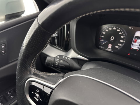 Volvo XC60 2.0 T8 Twin Engine AWD R-Design (INCL.BTW) *PANO | LEATHER-MICROFIBRE | FULL-LED | KEYLESS | AIR-SUSPENSION | HEATED-SPORTSEATS | DIGI-COCKPIT | CAMERA | NAVI-FULLMAP | ECC | PDC | CRUISE | 21''ALU | TOWBAR*
