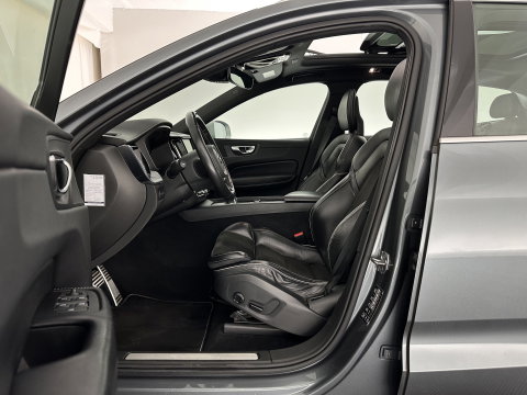 Volvo XC60 2.0 T8 Twin Engine AWD R-Design (INCL.BTW) *PANO | LEATHER-MICROFIBRE | FULL-LED | KEYLESS | AIR-SUSPENSION | HEATED-SPORTSEATS | DIGI-COCKPIT | CAMERA | NAVI-FULLMAP | ECC | PDC | CRUISE | 21''ALU | TOWBAR*
