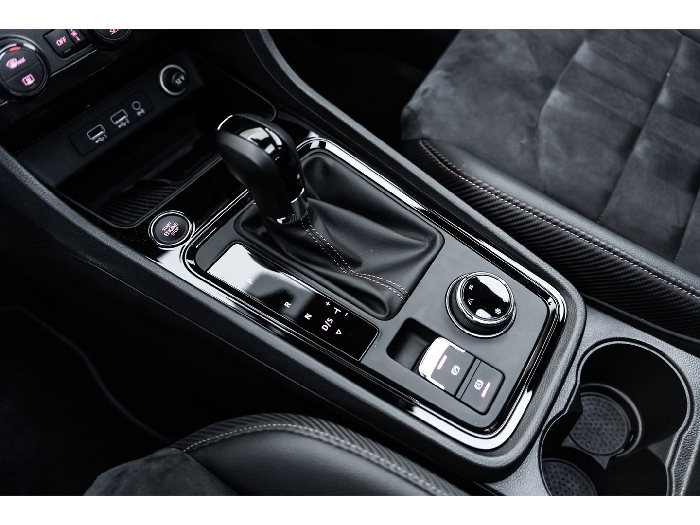 CUPRA Ateca 2.0 TSI 4DRIVE PANO BEATS TREKHAAK 360 CAMERA