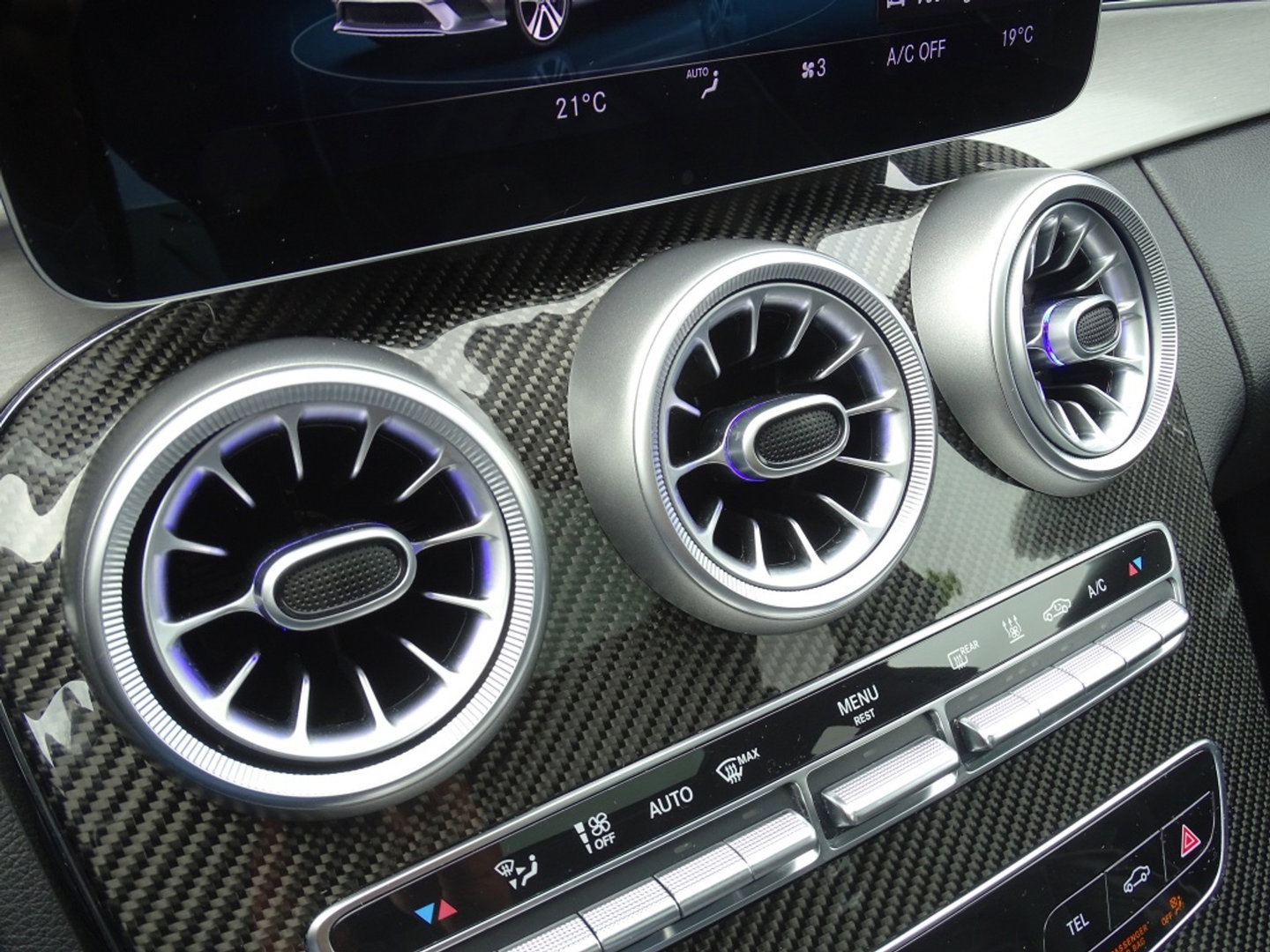 Mercedes-Benz C-Klasse 300e 320PK AMG / C63 Edit. / Burmester / Carbon / 360° / *NAP*