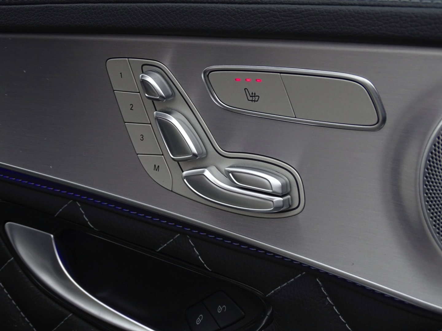Mercedes-Benz C-Klasse 300e 320PK AMG / C63 Edit. / Burmester / Carbon / 360° / *NAP*