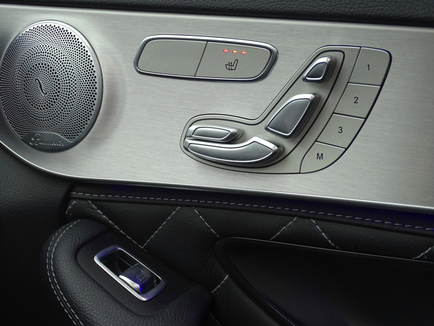 Mercedes-Benz C-Klasse 300e 320PK AMG / C63 Edit. / Burmester / Carbon / 360° / *NAP*
