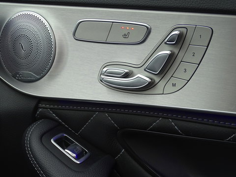 Mercedes-Benz C-Klasse 300e 320PK AMG / C63 Edit. / Burmester / Carbon / 360° / *NAP*
