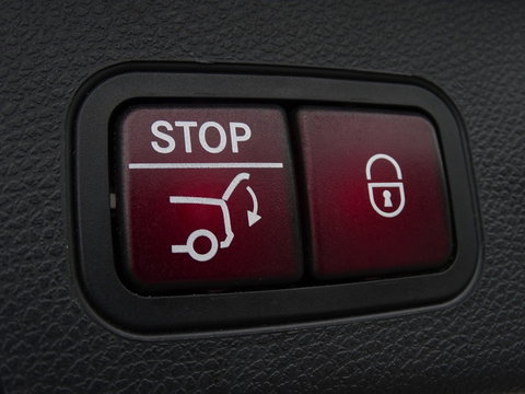 Mercedes-Benz C-Klasse 300e 320PK AMG / C63 Edit. / Burmester / Carbon / 360° / *NAP*