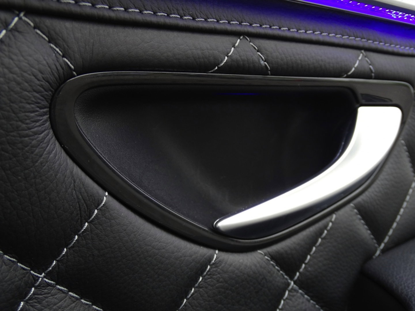 Mercedes-Benz C-Klasse 300e 320PK AMG / C63 Edit. / Burmester / Carbon / 360° / *NAP*