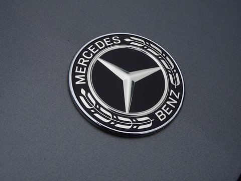 Mercedes-Benz C-Klasse 300e 320PK AMG / C63 Edit. / Burmester / Carbon / 360° / *NAP*