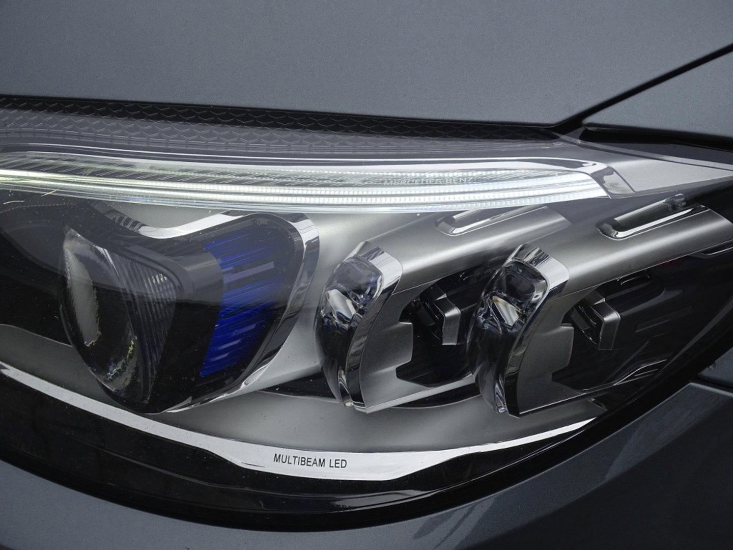 Mercedes-Benz C-Klasse 300e 320PK AMG / C63 Edit. / Burmester / Carbon / 360° / *NAP*