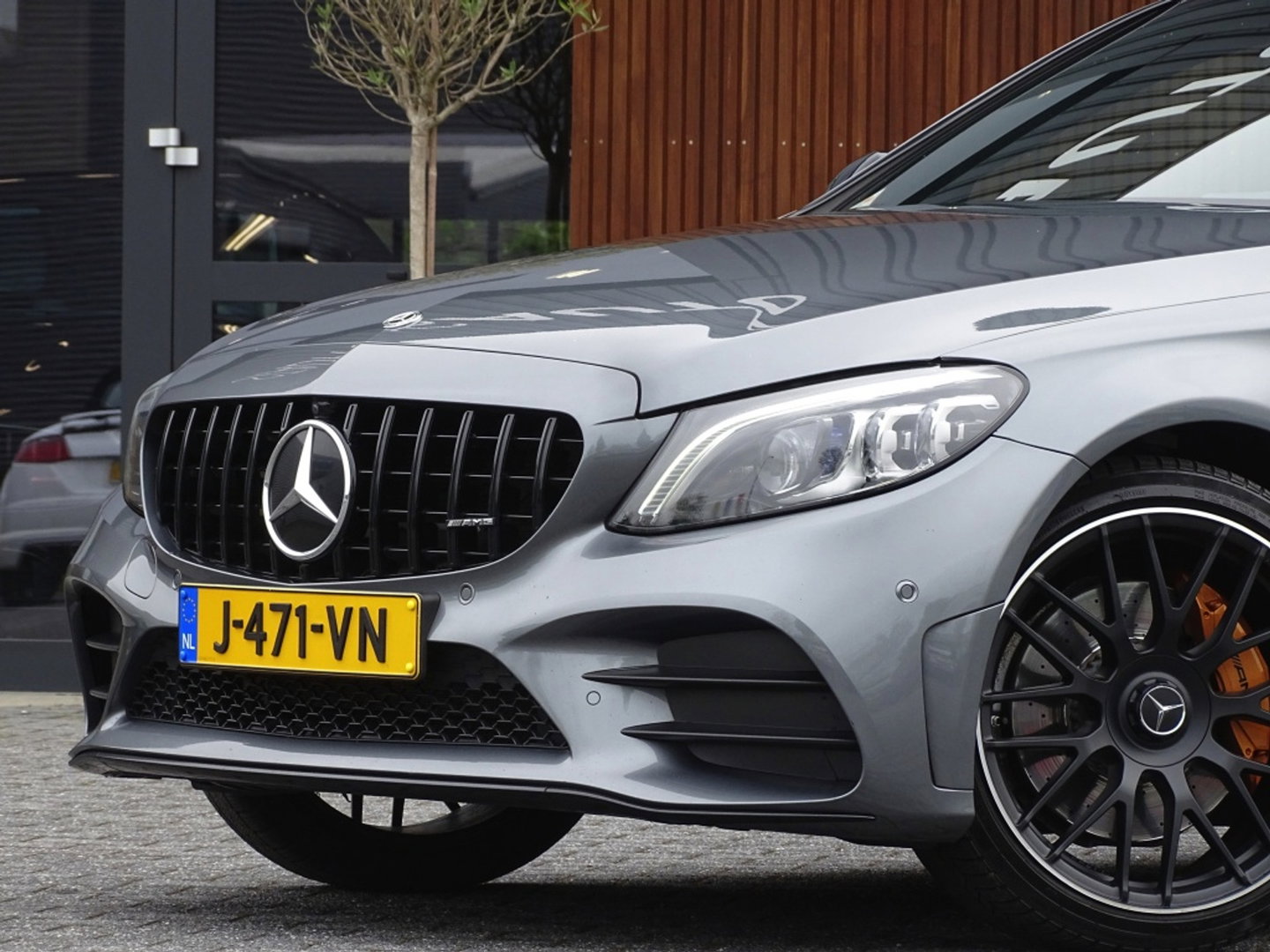 Mercedes-Benz C-Klasse 300e 320PK AMG / C63 Edit. / Burmester / Carbon / 360° / *NAP*