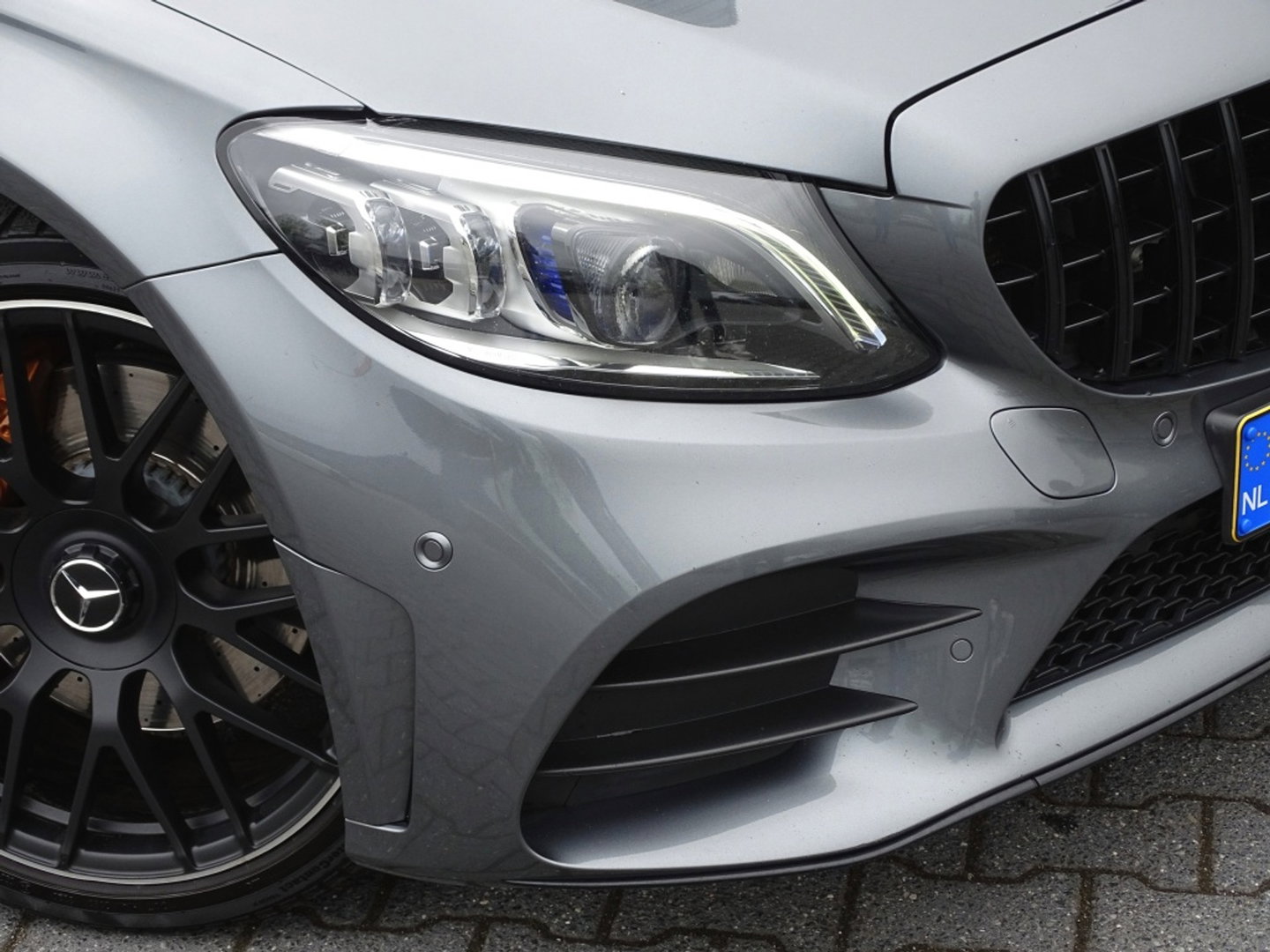 Mercedes-Benz C-Klasse 300e 320PK AMG / C63 Edit. / Burmester / Carbon / 360° / *NAP*