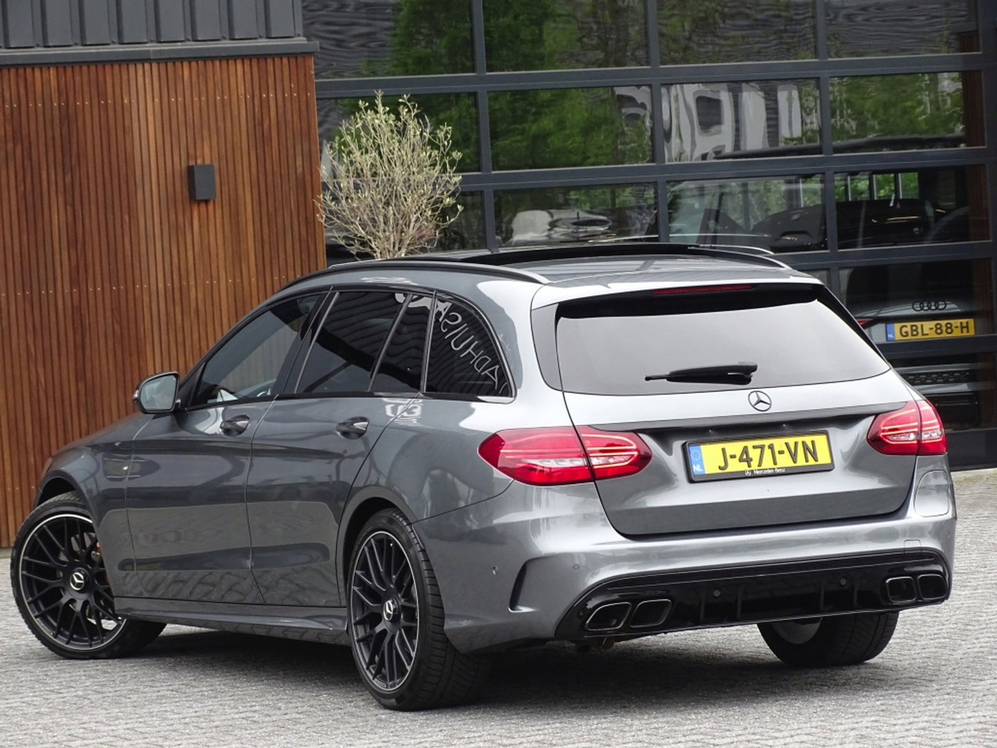 Mercedes-Benz C-Klasse 300e 320PK AMG / C63 Edit. / Burmester / Carbon / 360° / *NAP*