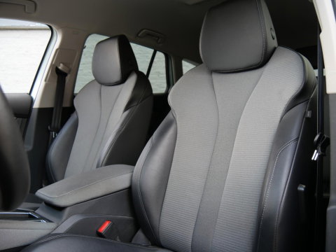 Škoda Enyaq iV 60 COMFORT PACK/ CLIMATE PACK/ PARKEER PACK/ 20INCH VELGEN/ SOH 94%