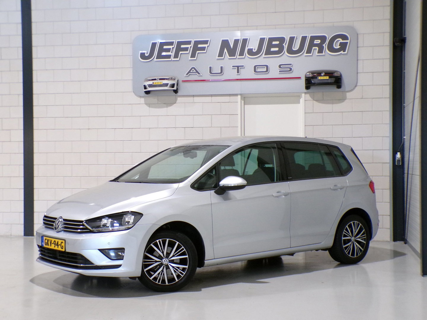 Volkswagen Golf Sportsvan 1.2 TSI Highline Allstar Stoelverwarming Apple-Carplay Parkeersensoren Navigatie Bluetooth Cruise