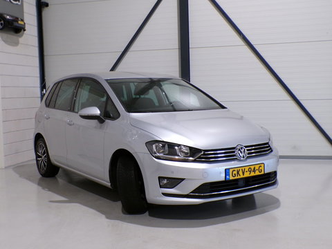 Volkswagen Golf Sportsvan 1.2 TSI Highline Allstar Stoelverwarming Apple-Carplay Parkeersensoren Navigatie Bluetooth Cruise