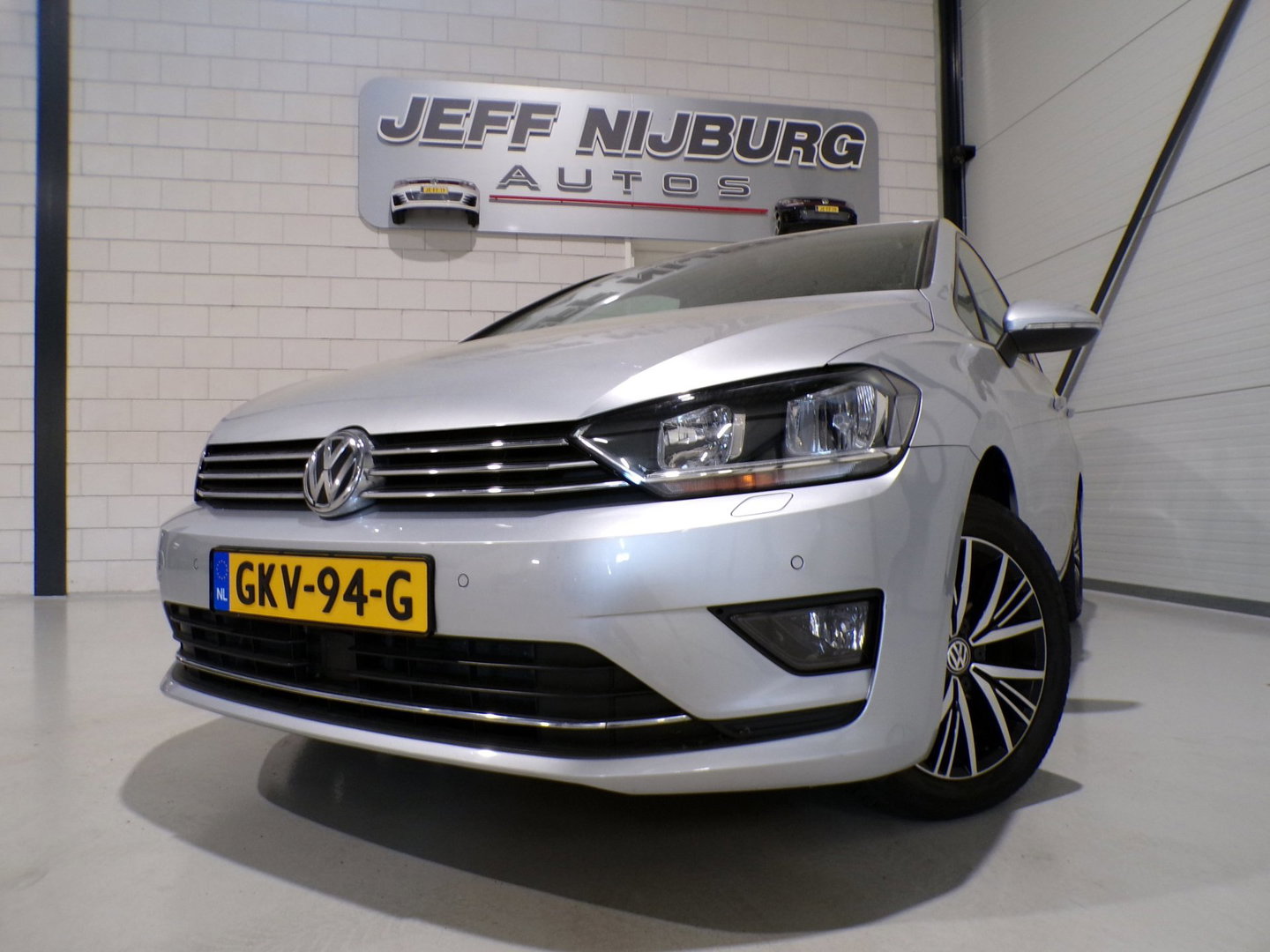 Volkswagen Golf Sportsvan 1.2 TSI Highline Allstar Stoelverwarming Apple-Carplay Parkeersensoren Navigatie Bluetooth Cruise