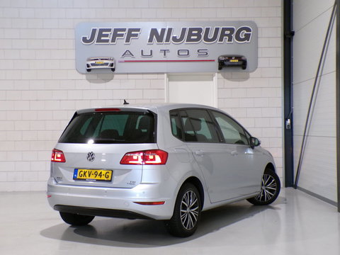 Volkswagen Golf Sportsvan 1.2 TSI Highline Allstar Stoelverwarming Apple-Carplay Parkeersensoren Navigatie Bluetooth Cruise