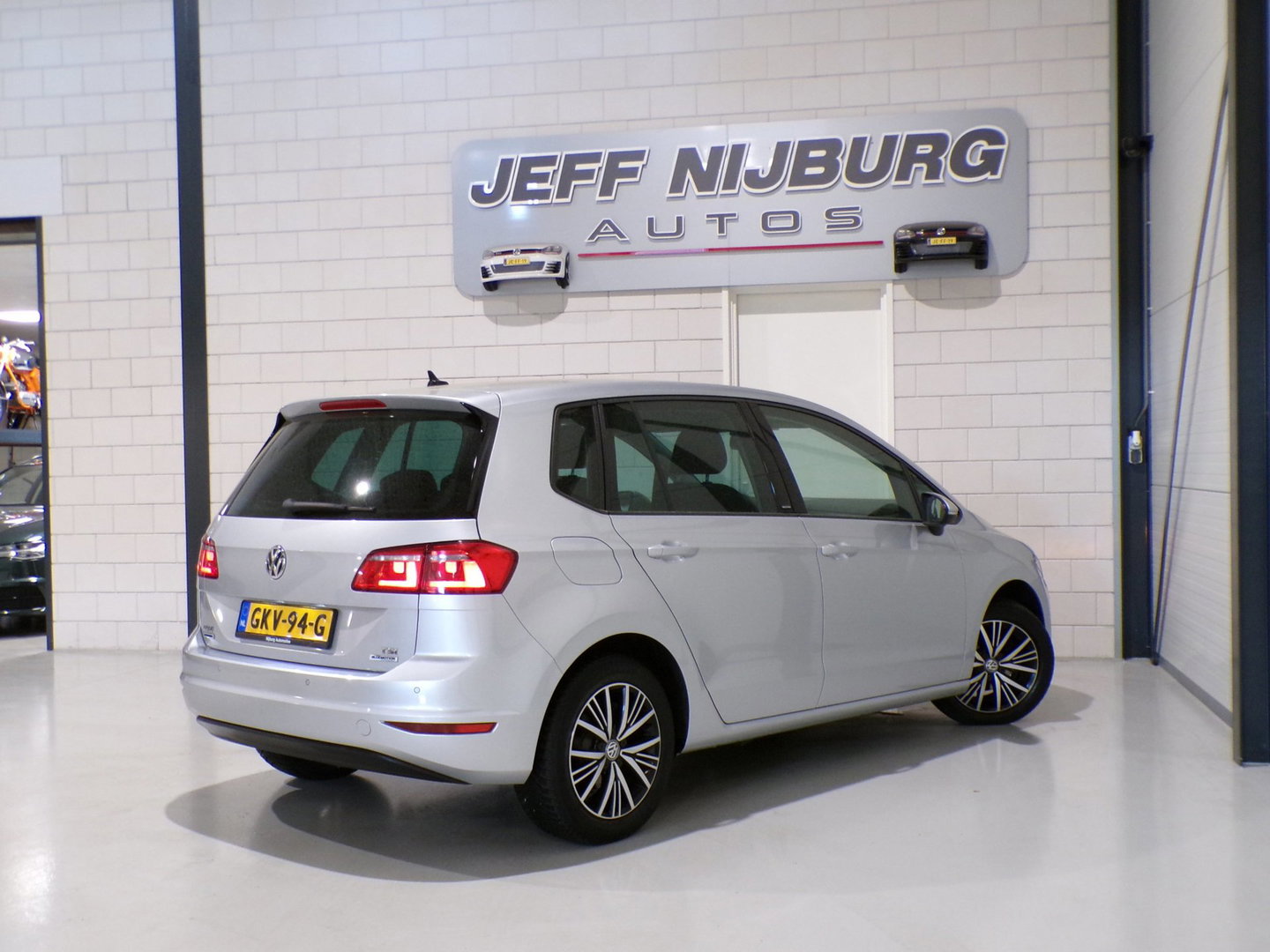Volkswagen Golf Sportsvan 1.2 TSI Highline Allstar Stoelverwarming Apple-Carplay Parkeersensoren Navigatie Bluetooth Cruise