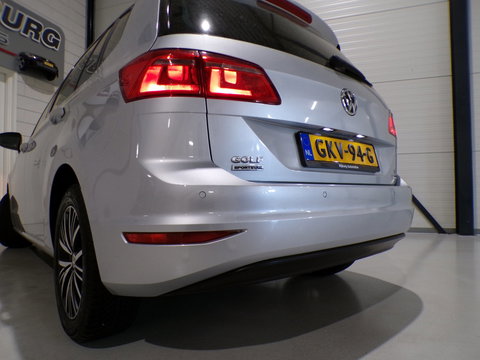 Volkswagen Golf Sportsvan 1.2 TSI Highline Allstar Stoelverwarming Apple-Carplay Parkeersensoren Navigatie Bluetooth Cruise