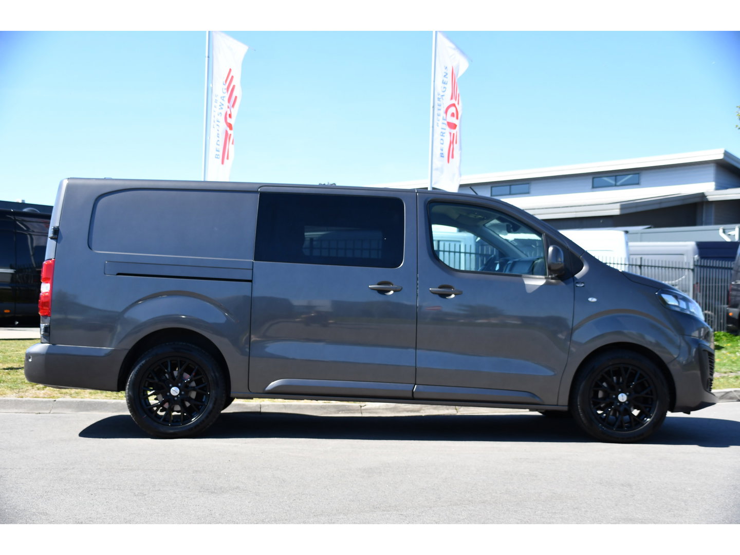Citroën Jumpy 2.0 BlueHDI 120 L3 PB Edition Cruise, Carplay, Sensoren, 120pk, Automaat, Multimedia, Trekhaak, 6 zits, Uniek!