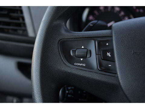 Citroën Jumpy 2.0 BlueHDI 120 L3 PB Edition Cruise, Carplay, Sensoren, 120pk, Automaat, Multimedia, Trekhaak, 6 zits, Uniek!