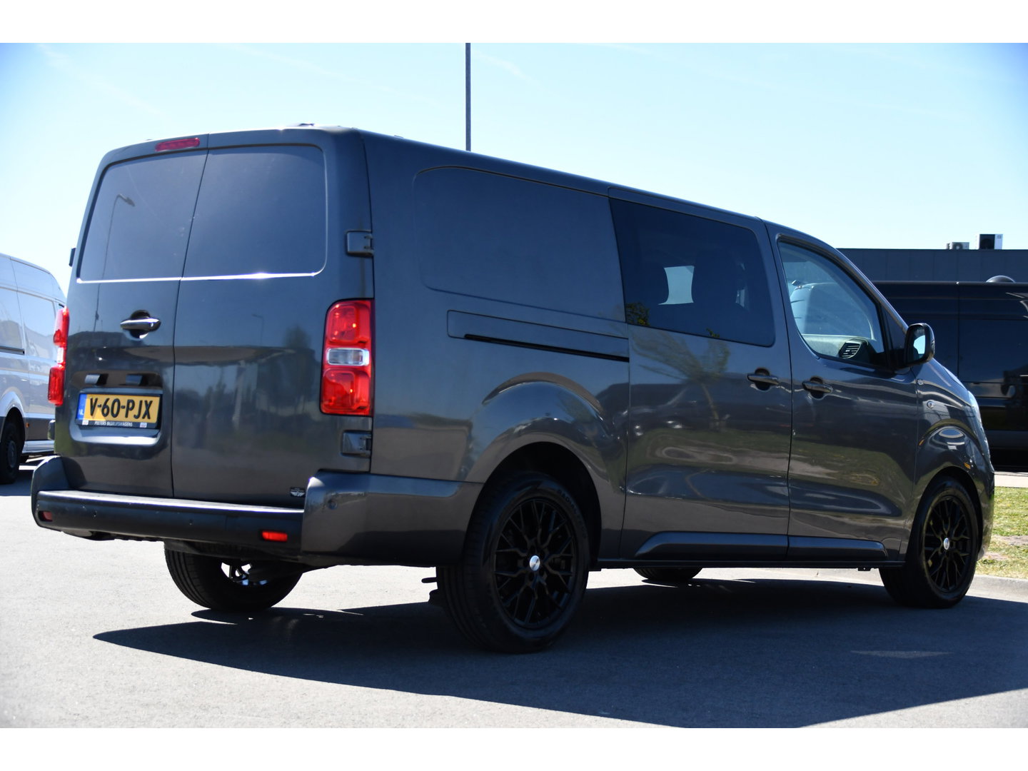 Citroën Jumpy 2.0 BlueHDI 120 L3 PB Edition Cruise, Carplay, Sensoren, 120pk, Automaat, Multimedia, Trekhaak, 6 zits, Uniek!