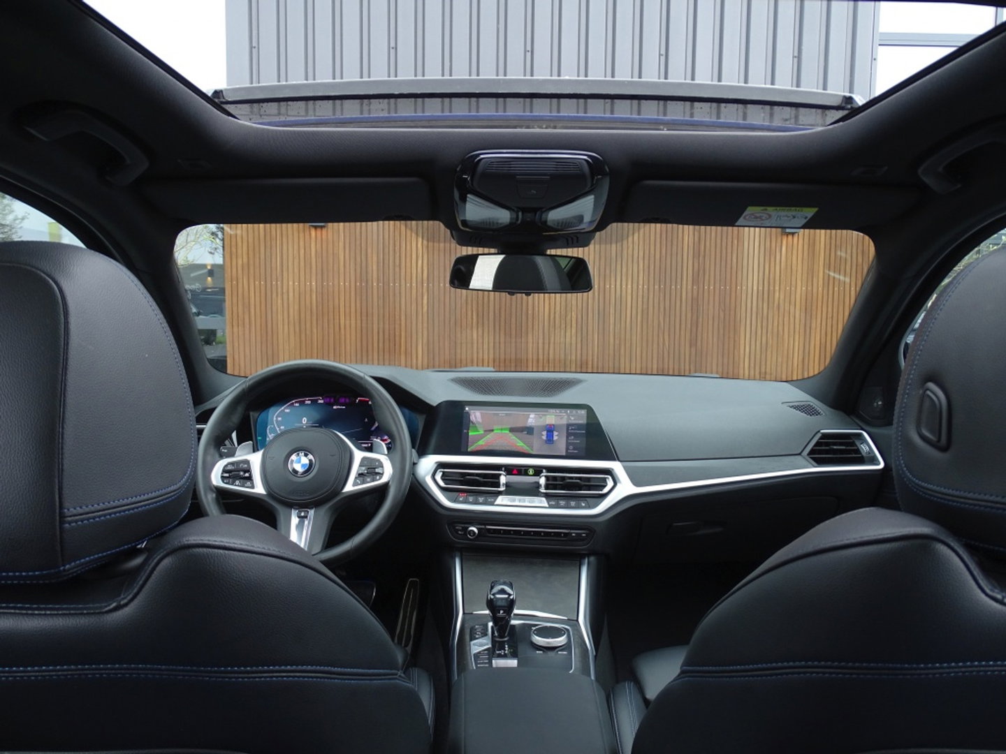 BMW 3-serie 330e 292PK High Executive / M-Sport Individual / 360°