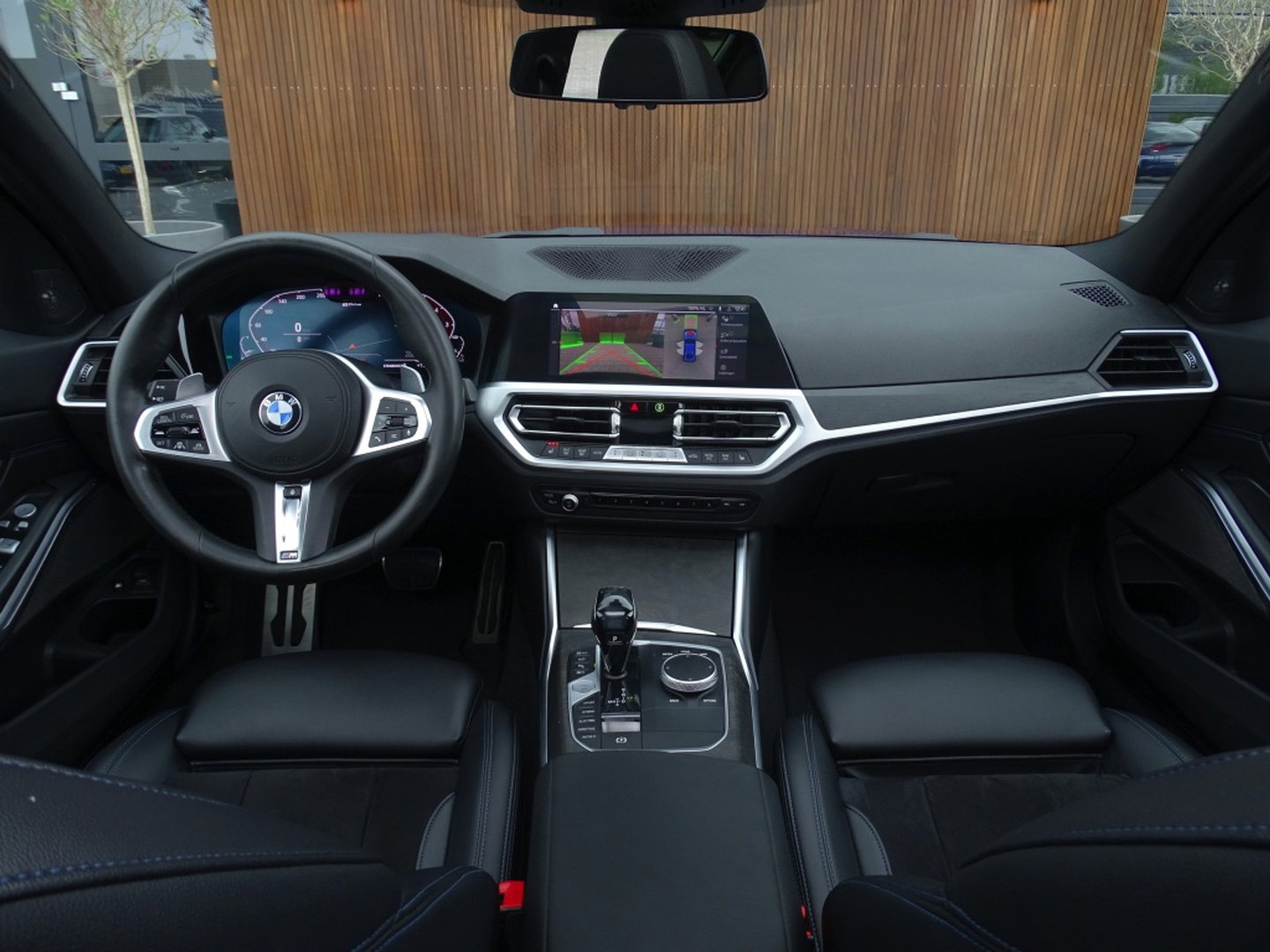 BMW 3-serie 330e 292PK High Executive / M-Sport Individual / 360°