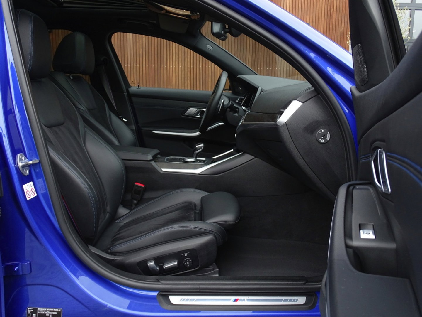 BMW 3-serie 330e 292PK High Executive / M-Sport Individual / 360°