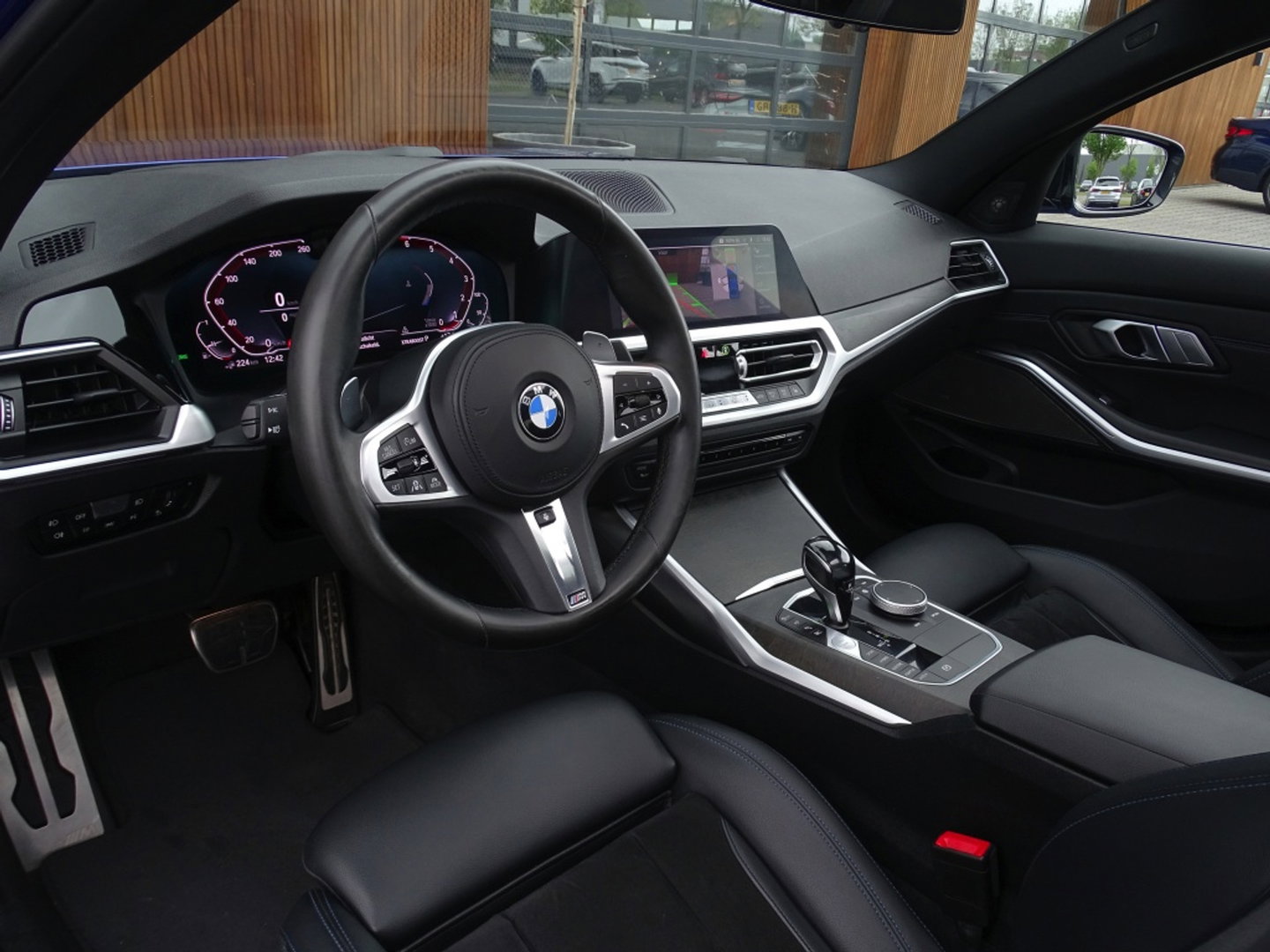 BMW 3-serie 330e 292PK High Executive / M-Sport Individual / 360°
