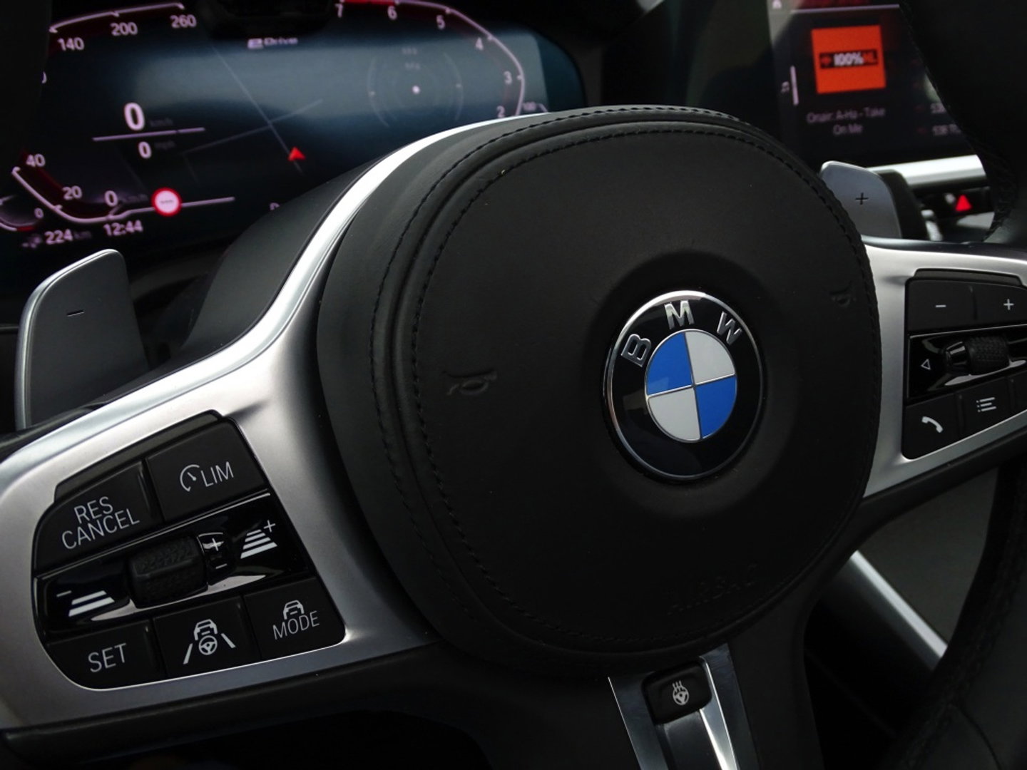 BMW 3-serie 330e 292PK High Executive / M-Sport Individual / 360°