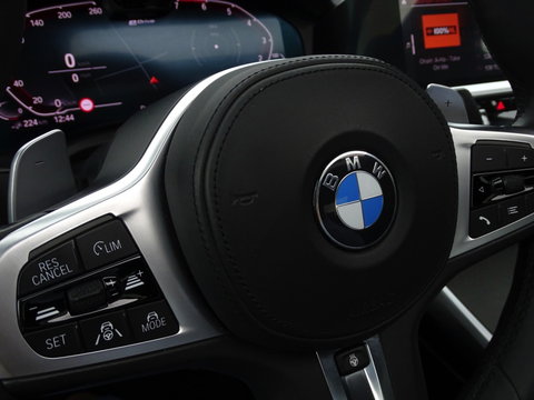 BMW 3-serie 330e 292PK High Executive / M-Sport Individual / 360°
