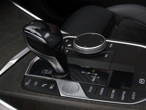 BMW 3-serie 330e 292PK High Executive / M-Sport Individual / 360°