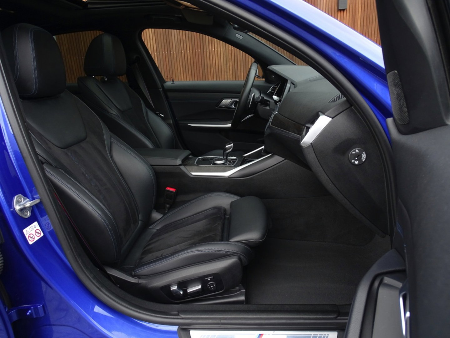 BMW 3-serie 330e 292PK High Executive / M-Sport Individual / 360°