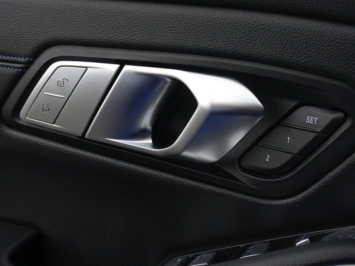 BMW 3-serie 330e 292PK High Executive / M-Sport Individual / 360°