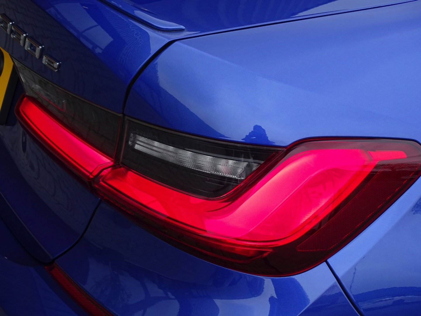 BMW 3-serie 330e 292PK High Executive / M-Sport Individual / 360°