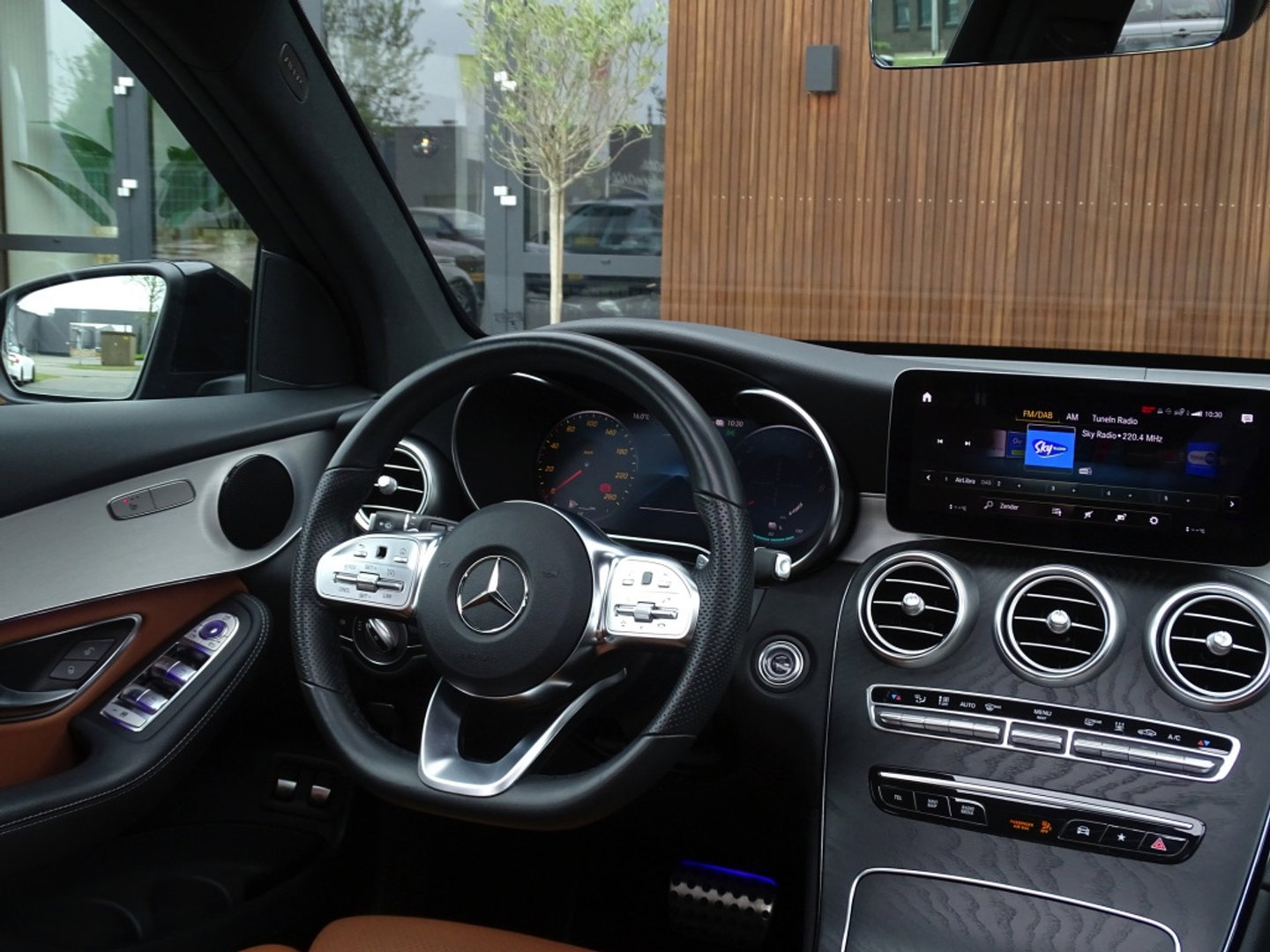Mercedes-Benz GLC 300e 320PK 4-Matic / AMG / pano / 360° *NAP*