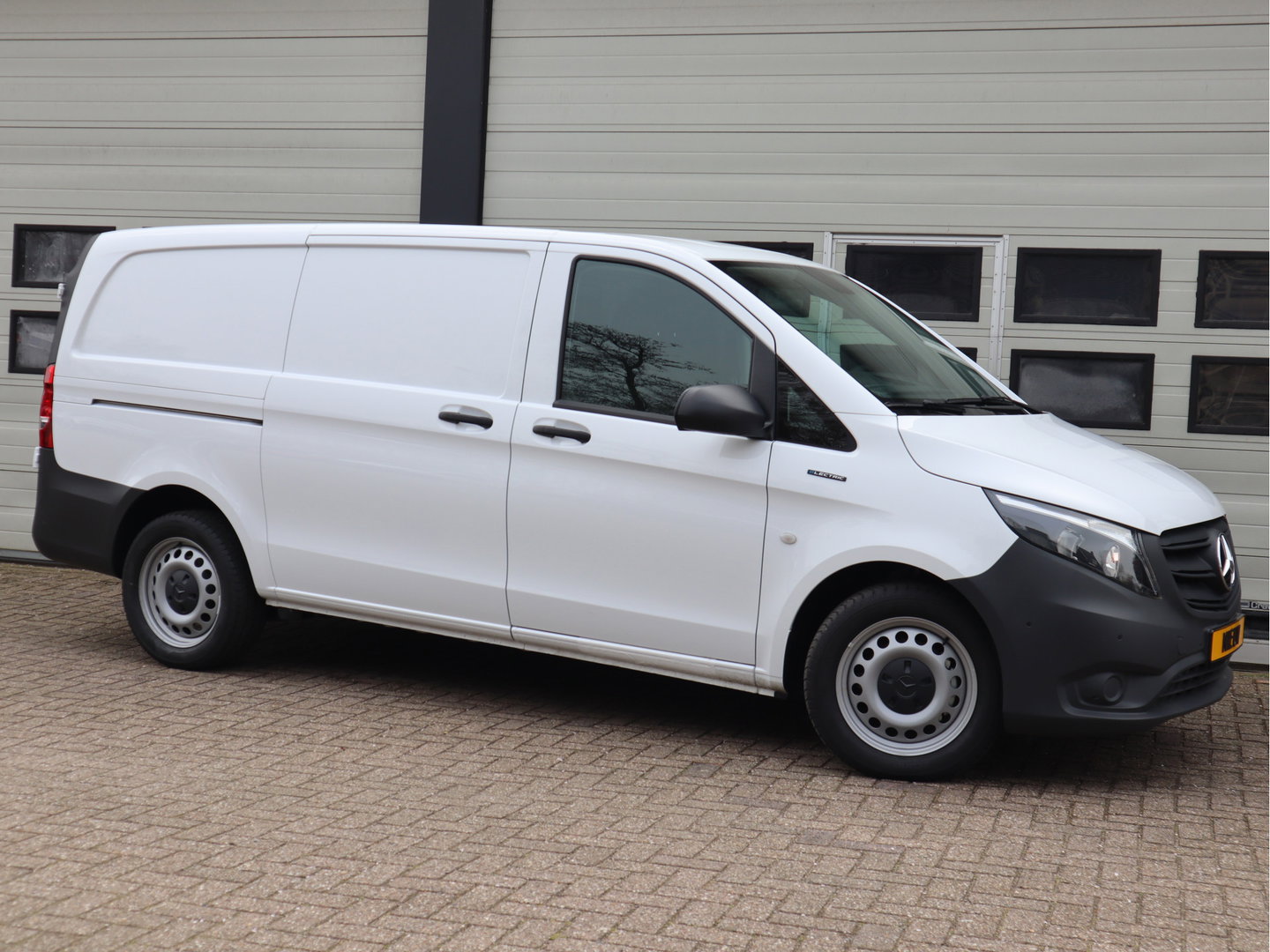 Mercedes-Benz eVito 66 kWh 261 km WLTP Snelladen - L2 Lang - Apple Carplay - Betimmerd