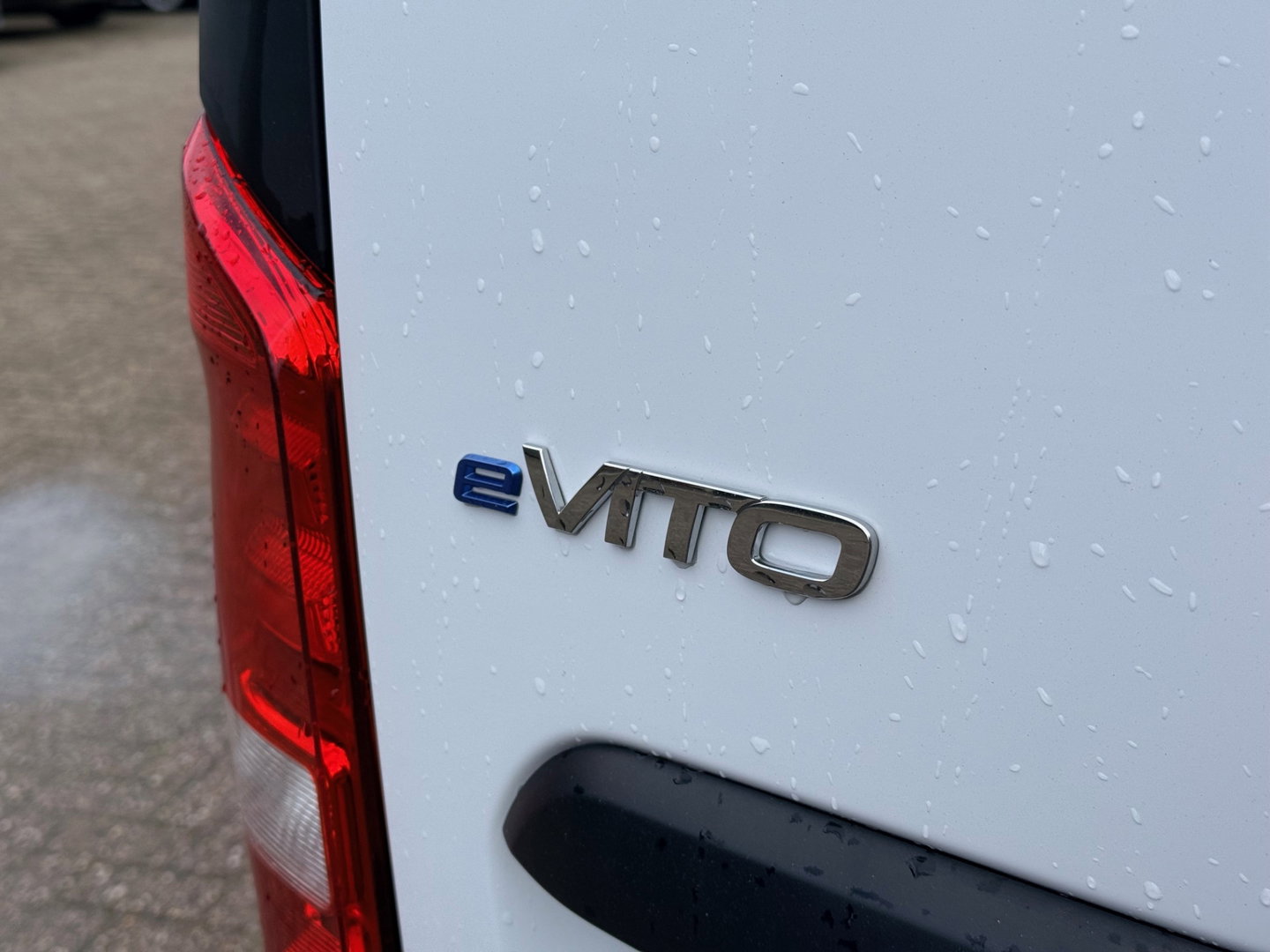 Mercedes-Benz eVito 66 kWh 261 km WLTP Snelladen - L2 Lang - Apple Carplay - Betimmerd