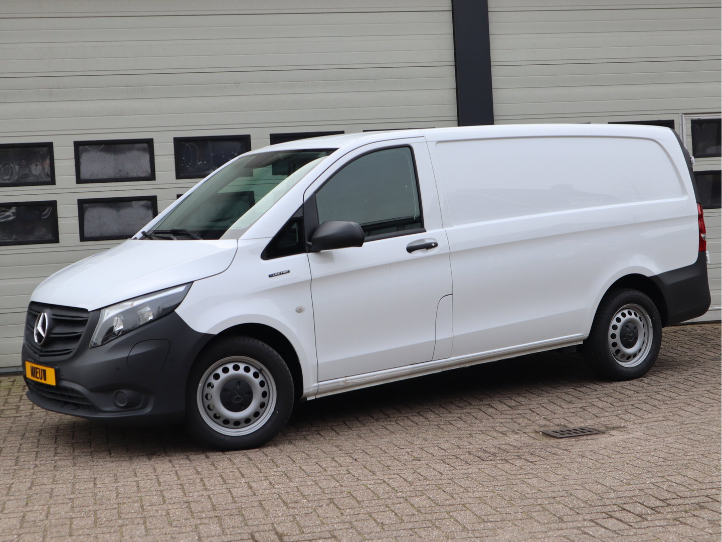 Mercedes-Benz eVito 66 kWh 261 km WLTP Snelladen - L2 Lang - Apple Carplay - Betimmerd