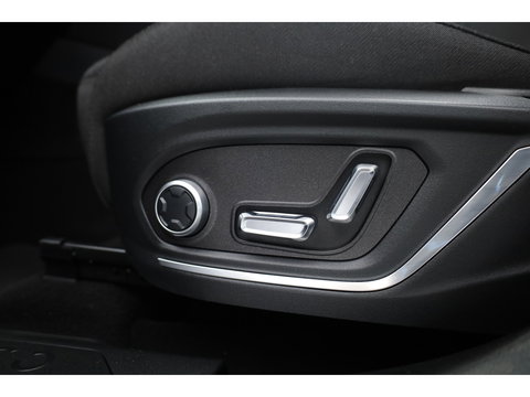 Lynk & Co 01 1.5 PHEV 261PK MY23 | Donkere hemel | S/K-panodak | 360*+ PDC | Adapt. Cruise | Memory | Stoelverw. | Elek. klep | LM 20" | Led | Nav+App.Connect