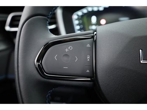 Lynk & Co 01 1.5 PHEV 261PK MY23 | Donkere hemel | S/K-panodak | 360*+ PDC | Adapt. Cruise | Memory | Stoelverw. | Elek. klep | LM 20" | Led | Nav+App.Connect