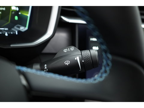 Lynk & Co 01 1.5 PHEV 261PK MY23 | Donkere hemel | S/K-panodak | 360*+ PDC | Adapt. Cruise | Memory | Stoelverw. | Elek. klep | LM 20" | Led | Nav+App.Connect