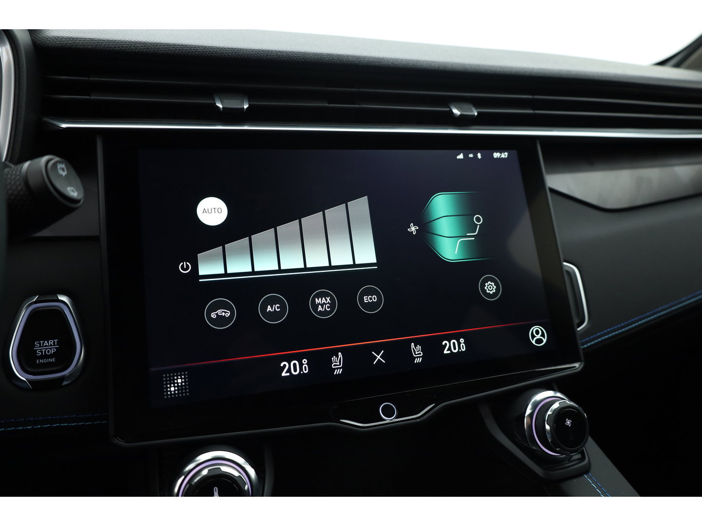 Lynk & Co 01 1.5 PHEV 261PK MY23 | Donkere hemel | S/K-panodak | 360*+ PDC | Adapt. Cruise | Memory | Stoelverw. | Elek. klep | LM 20" | Led | Nav+App.Connect