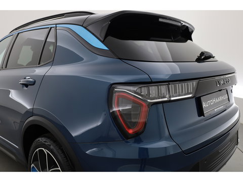 Lynk & Co 01 1.5 PHEV 261PK MY23 | Donkere hemel | S/K-panodak | 360*+ PDC | Adapt. Cruise | Memory | Stoelverw. | Elek. klep | LM 20" | Led | Nav+App.Connect