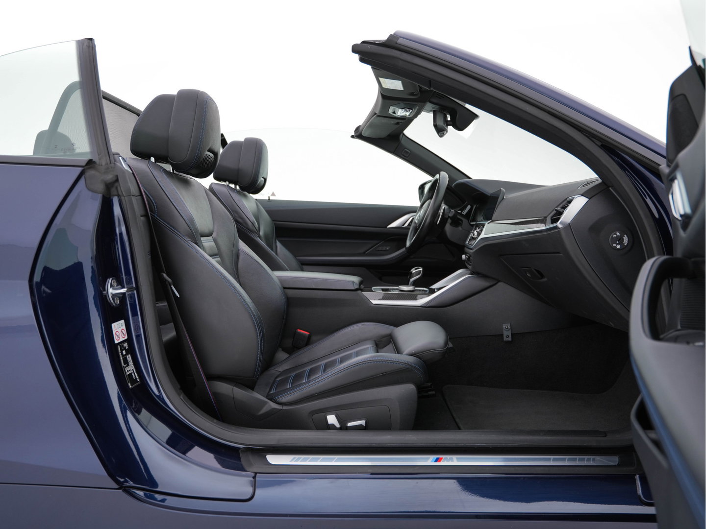BMW 4 Serie Cabrio 420i M-Sportpack High Executive (INCL-BTW) *LEATHER | FULL-LED | MEMORY-PACK | BLINDSPOT | DIGI-COCKPIT | HIFI-SOUND | SHIFTPADDLES | CAMERA | DAB | NAVI-FULLMAP | TOWBAR | 19''ALU*
