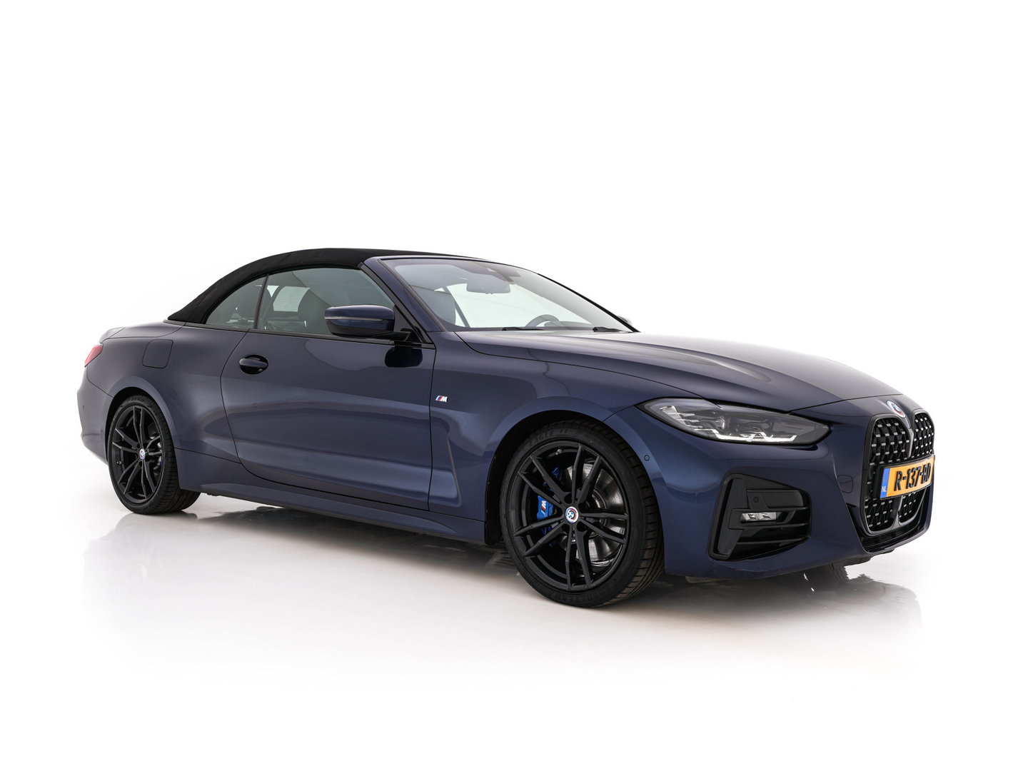 BMW 4 Serie Cabrio 420i M-Sportpack High Executive (INCL-BTW) *LEATHER | FULL-LED | MEMORY-PACK | BLINDSPOT | DIGI-COCKPIT | HIFI-SOUND | SHIFTPADDLES | CAMERA | DAB | NAVI-FULLMAP | TOWBAR | 19''ALU*