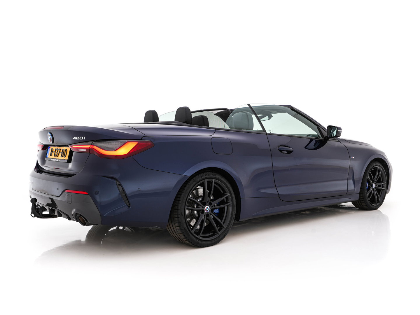 BMW 4 Serie Cabrio 420i M-Sportpack High Executive (INCL-BTW) *LEATHER | FULL-LED | MEMORY-PACK | BLINDSPOT | DIGI-COCKPIT | HIFI-SOUND | SHIFTPADDLES | CAMERA | DAB | NAVI-FULLMAP | TOWBAR | 19''ALU*