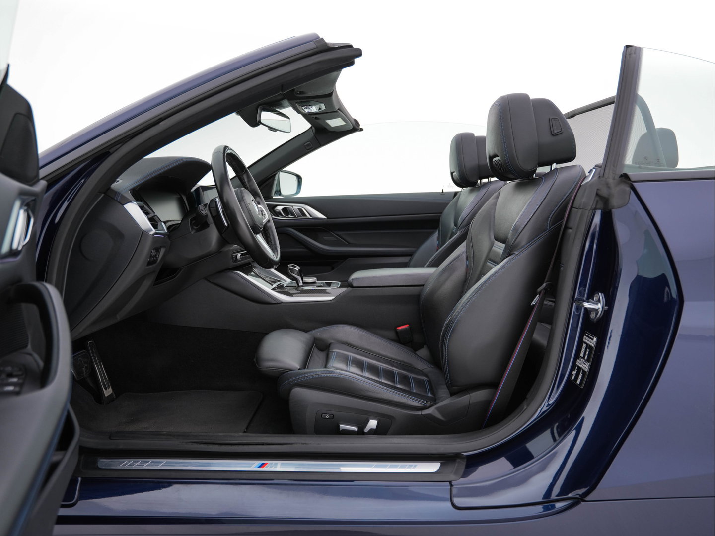 BMW 4 Serie Cabrio 420i M-Sportpack High Executive (INCL-BTW) *LEATHER | FULL-LED | MEMORY-PACK | BLINDSPOT | DIGI-COCKPIT | HIFI-SOUND | SHIFTPADDLES | CAMERA | DAB | NAVI-FULLMAP | TOWBAR | 19''ALU*