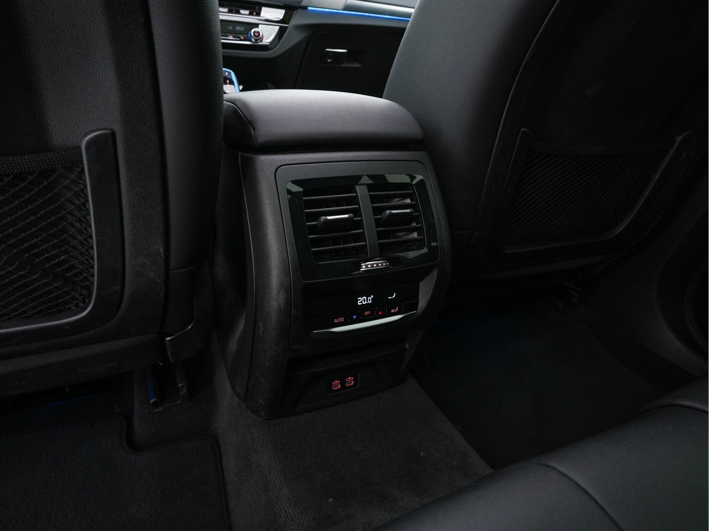 BMW iX3 Executive 80 kWh [ 3-Fase ] {SOH-98%} (INCL-BTW) Aut. *PANO | HEAD-UP | LEATHER | ADAPTIVE-CRUISE | FULL-LED | BLIND-SPOT | MEMORY-PACK | DIGI-COCKPIT | HEATED-COMFORTSEATS | KEYLESS | TOP-VIEW | DAB+ | TOWBAR | 19''ALU*