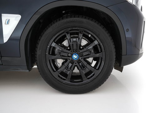 BMW iX3 Executive 80 kWh [ 3-Fase ] {SOH-98%} (INCL-BTW) Aut. *PANO | HEAD-UP | LEATHER | ADAPTIVE-CRUISE | FULL-LED | BLIND-SPOT | MEMORY-PACK | DIGI-COCKPIT | HEATED-COMFORTSEATS | KEYLESS | TOP-VIEW | DAB+ | TOWBAR | 19''ALU*